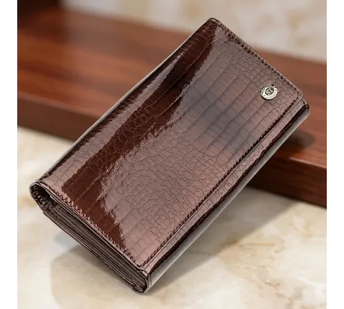 Гаманець жіночий ST Leather 18431 (S9001A) лакована шкіра Коричневий