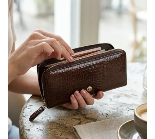 Гаманець жіночий ST Leather 18438 (S7001A) багатофункціональний Коричневий