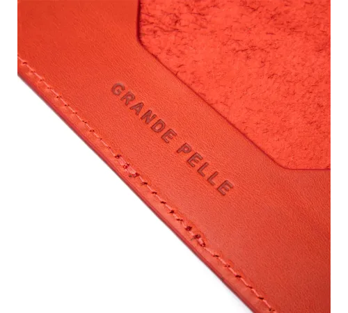 Яскрава шкіряна обкладинка на паспорт GRANDE PELLE 11483 Червоний