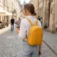 Яскравий жіночий рюкзак з натуральної шкіри Shvigel 16321 Жовтий