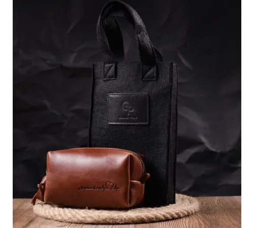 Косметичка невеликого розміру з гладкої шкіри на блискавці Серце GRANDE PELLE 16762 Світло-коричнева