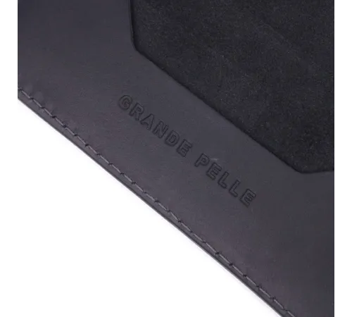 Стильна обкладинка на паспорт у вінтажній шкірі Карта GRANDE PELLE 16770 Чорна
