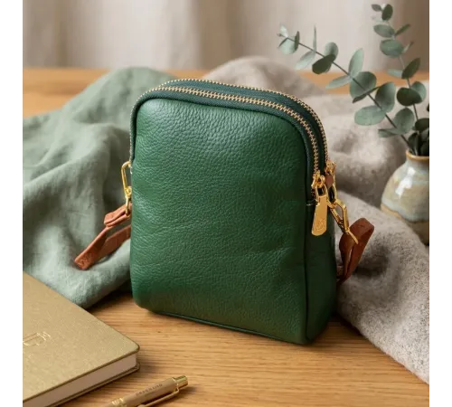 Невелика сумка трапеція для жінок з натуральної шкіри Vintage 22268 Зелена
