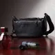 Шкіряна сумка жіноча через плече з незвичайним бігунком брелоком Vintage 22615 Чорна