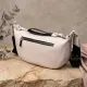Жіноча сумка через плече з незвичайним бігунком брелоком з натуральної шкіри Vintage 22616 Біла