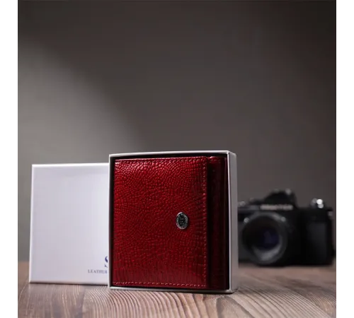 Компактний гаманець для жінок з натуральної шкіри лакованої ST Leather 22687 Червоний