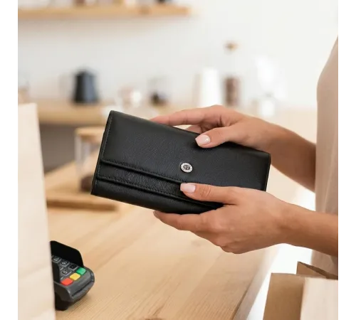 Жіночий шкіряний гаманець для карток купюр та монет ST Leather 22696 Чорний