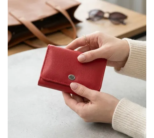 Жіночий гаманець горизонтального формату ST Leather 22721 Червоний
