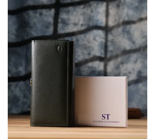 Місткий жіночий гаманець на магнітах із натуральної шкіри ST Leather 23115 Зелений